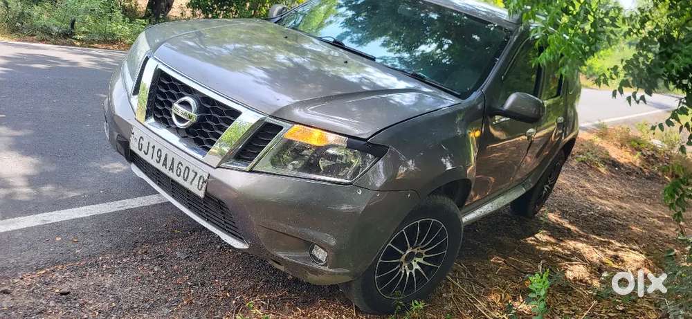 Nissan Terrano 2014 Diesel 100000 Km Driven