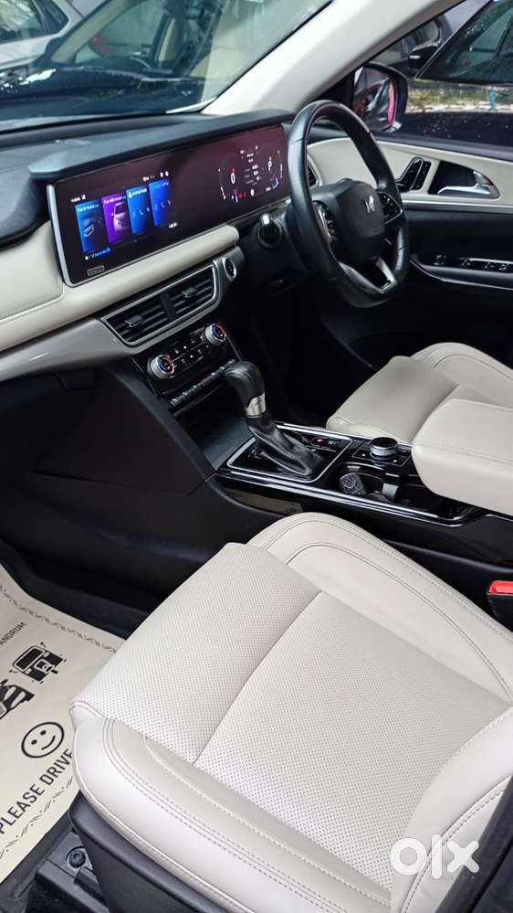 Mahindra Xuv700 2.2 Ax 7 Diesel At Luxury Pack Str, 2022, Diesel