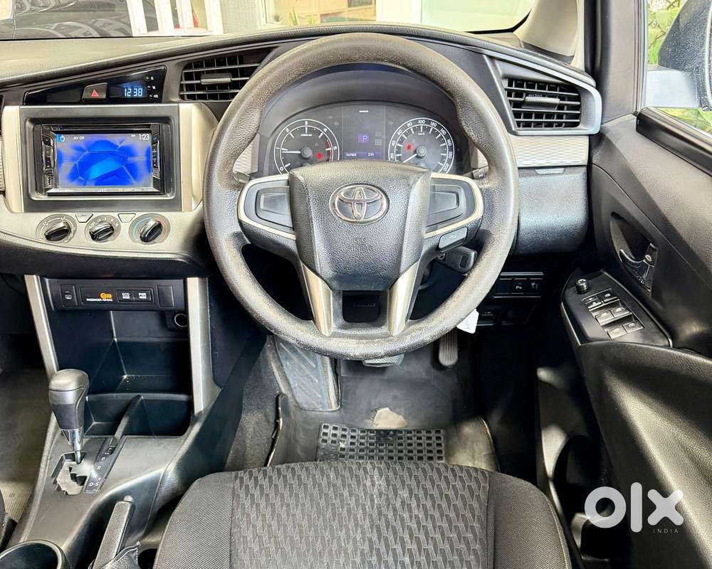 Toyota Innova Crysta 2.8 Gx At 8s, 2016, Diesel