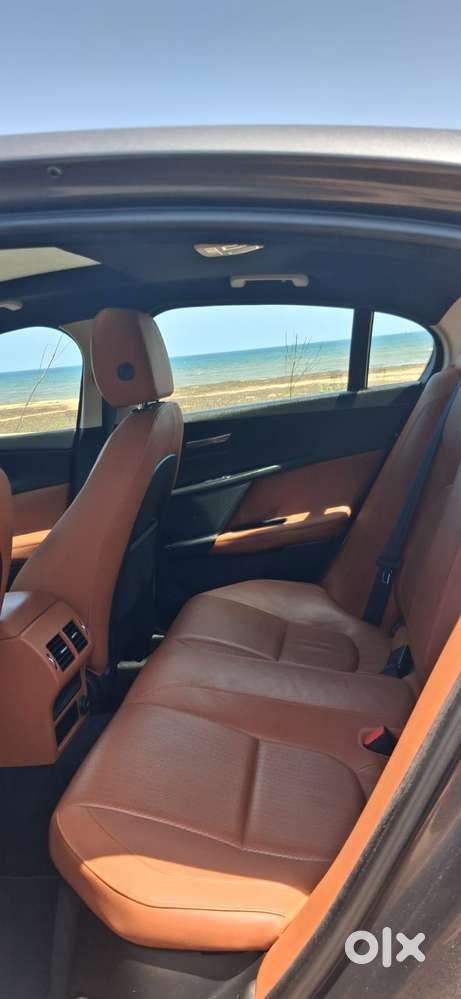 Jaguar Xe Prestige, 2016, Petrol