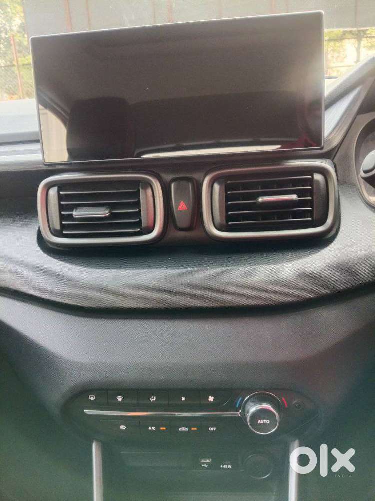 Tata Punch Creative Dual Tone Amt Sunroof, 2025, Petrol