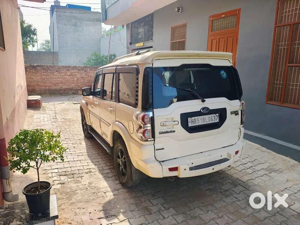 Mahindra Scorpio S10 Amt