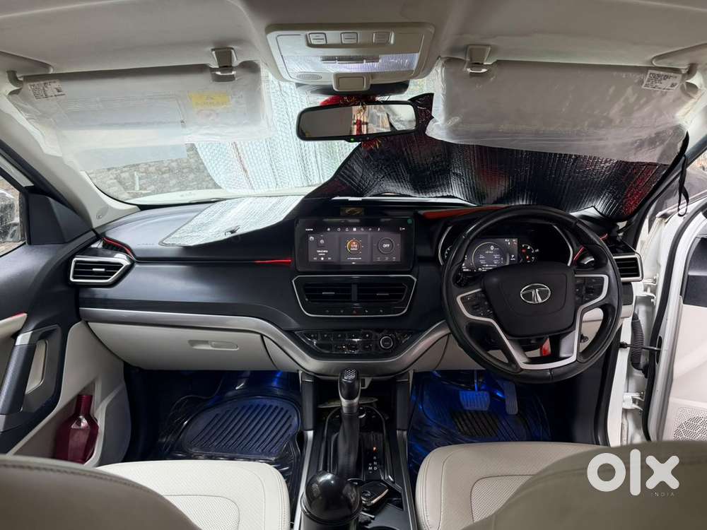 2023 Tata Safari Automatic Diesel(7sxza+o) Or White