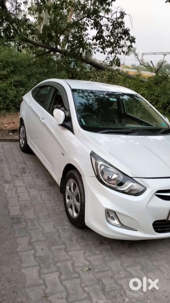 Hyundai Verna Petrol 2012