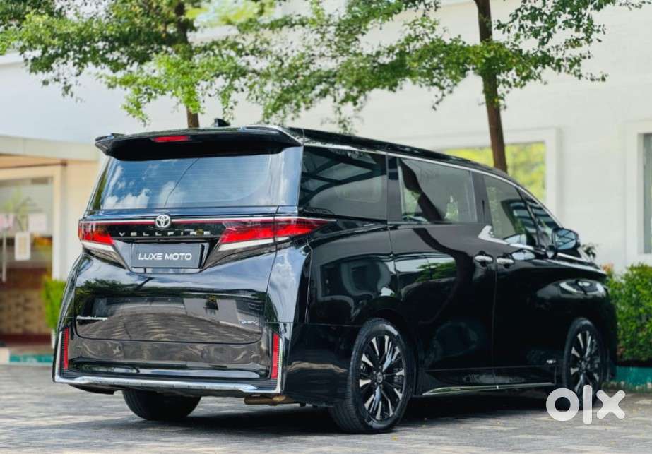 Toyota Vellfire Vip &ndash; Executive Lounge, 2025, Petrol