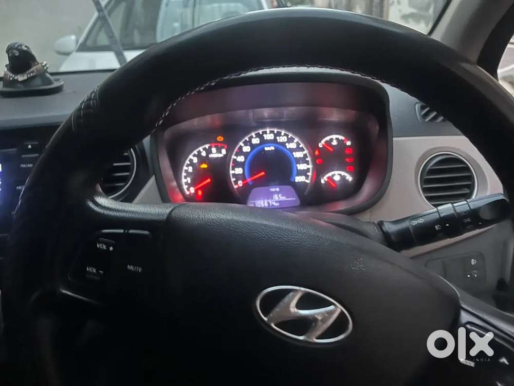 Hyundai Grand I10 2015 Diesel 100000 Km Driven