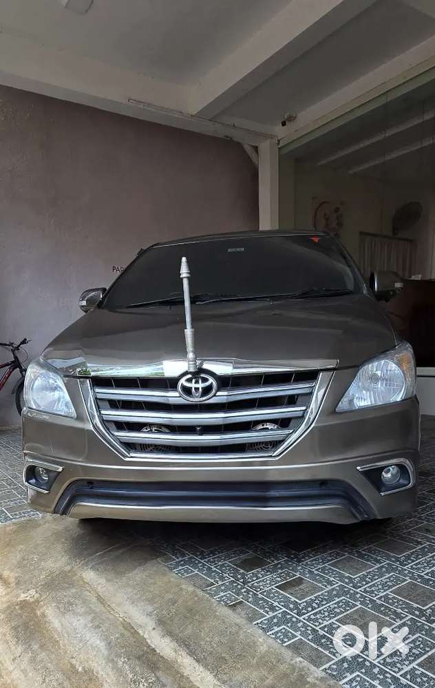 Toyata Innova 2016 Model Diesel/ Well Maintained / No Issues
