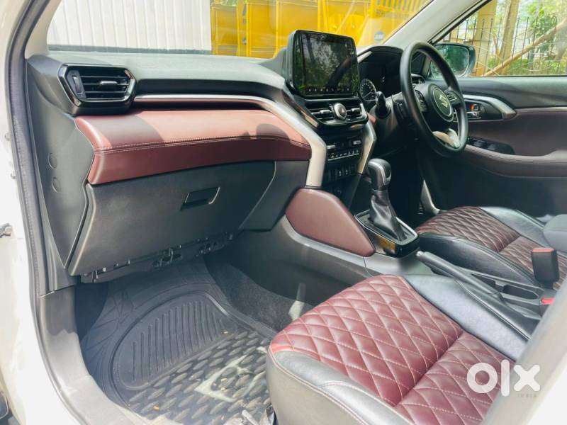 Maruti Suzuki Grand Vitara 1.5 Delta Smart Hybrid At, 2024, Petrol