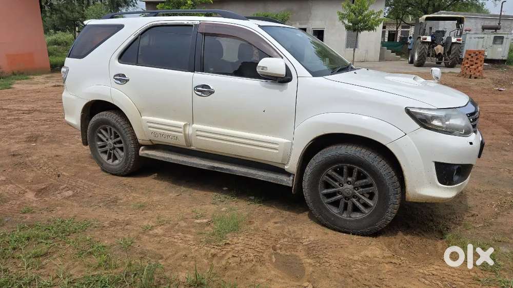 Toyota Fortuner Diesel Manual 2014 Variant