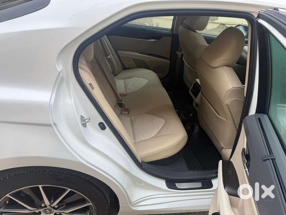 Toyota Camry Hybrid, 2023, Petrol