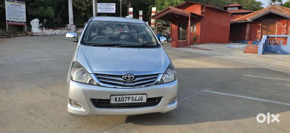 Toyota Innova 2.5 V 2011