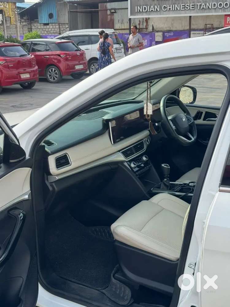 Mahindra Xuv700 2023 Diesel Well Maintained