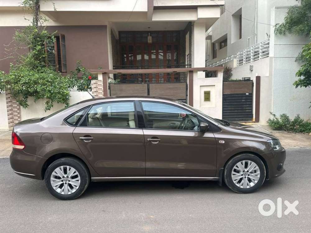 Volkswagen Vento 1.2 Tsi Highline Plus At, 2016, Petrol