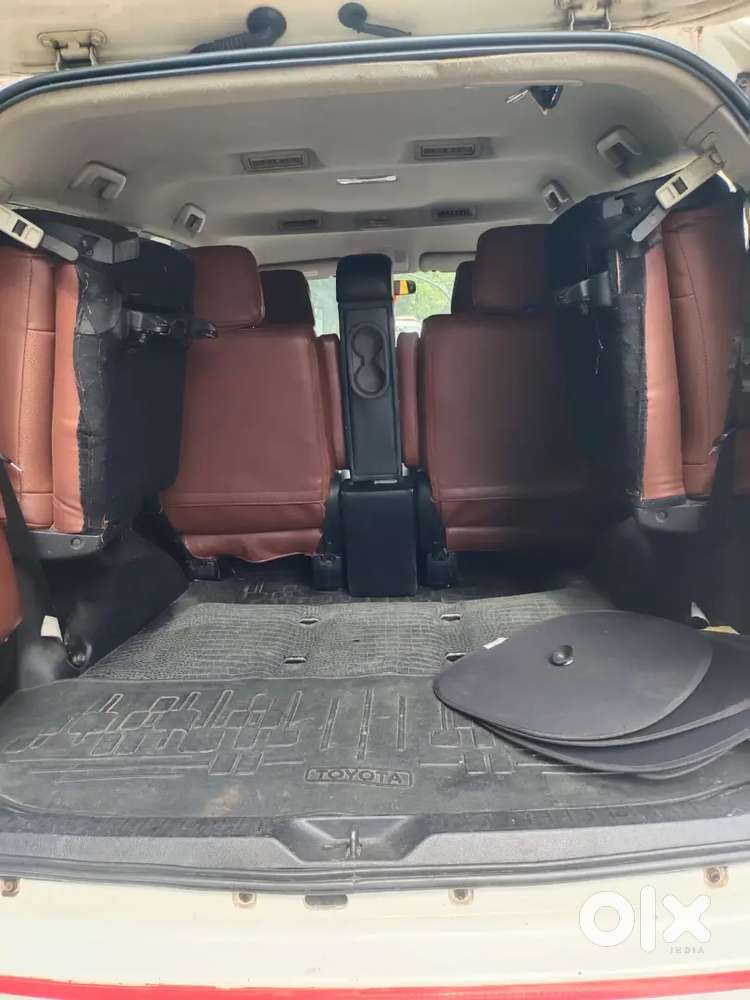 Toyota Innova Crysta 2019 Diesel 290000 Km Driven
