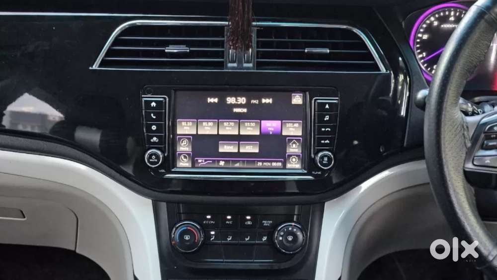 Mahindra Marazzo M6, 2018, Diesel