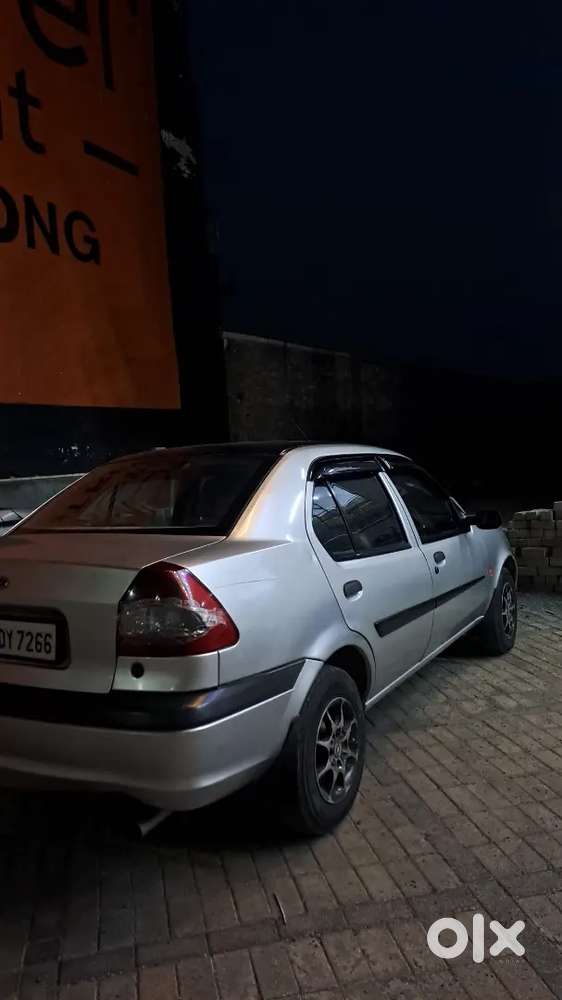 Ford Ikon 1.4 Zxi 2009