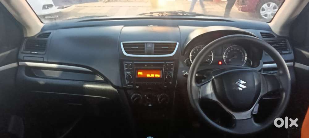 Maruti Suzuki Swift Vxi + Manual, 2016, Petrol