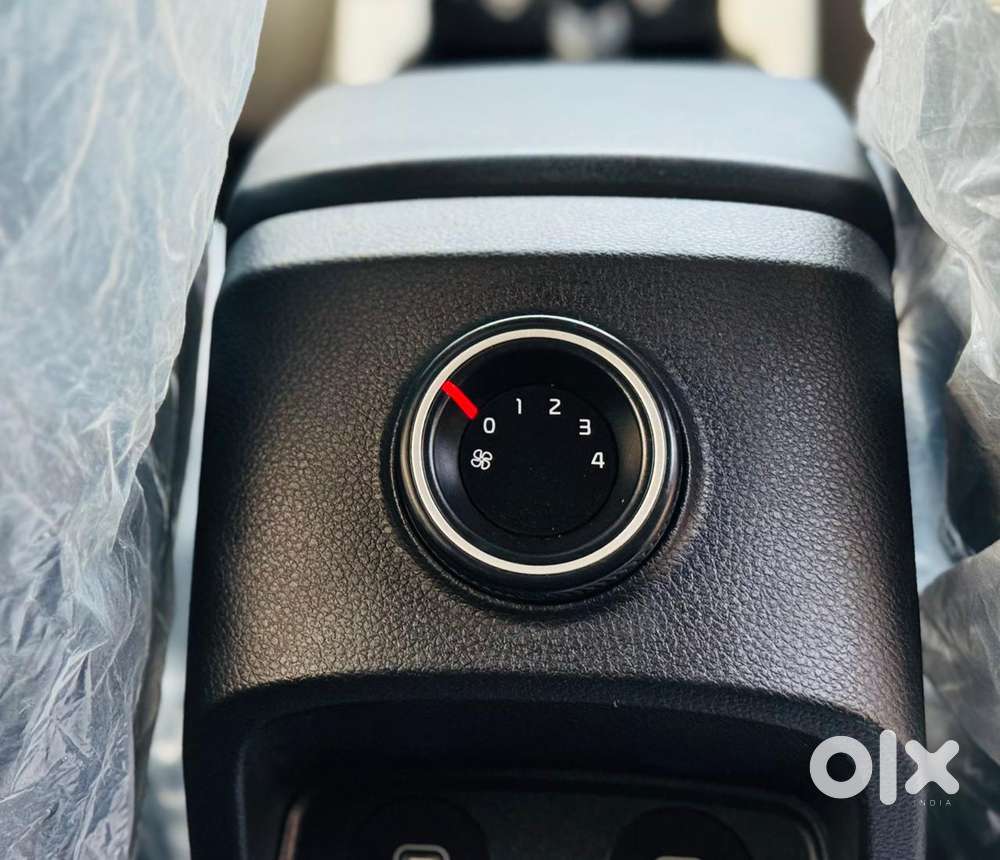 Kia Carens 1.5 Premium 7 Str, 2025, Petrol