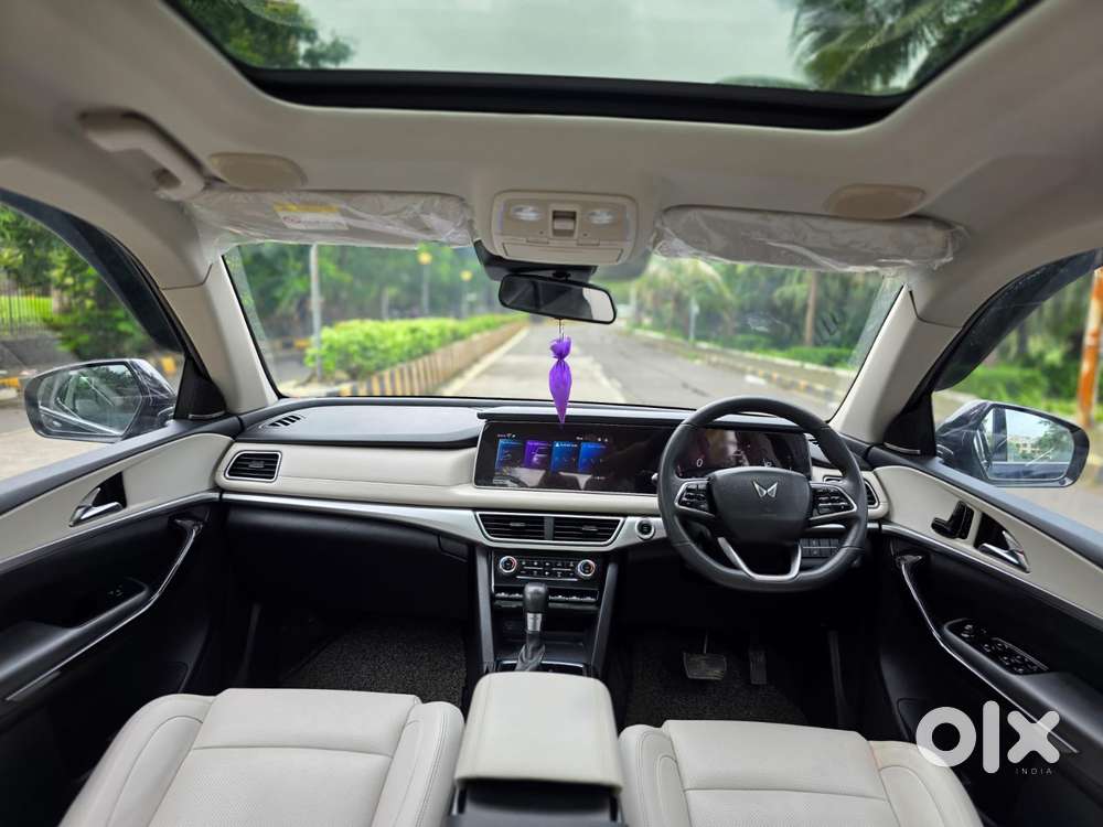 Mahindra Xuv700 2.2 Ax 7 Diesel At Luxury Pack Str, 2022, Diesel