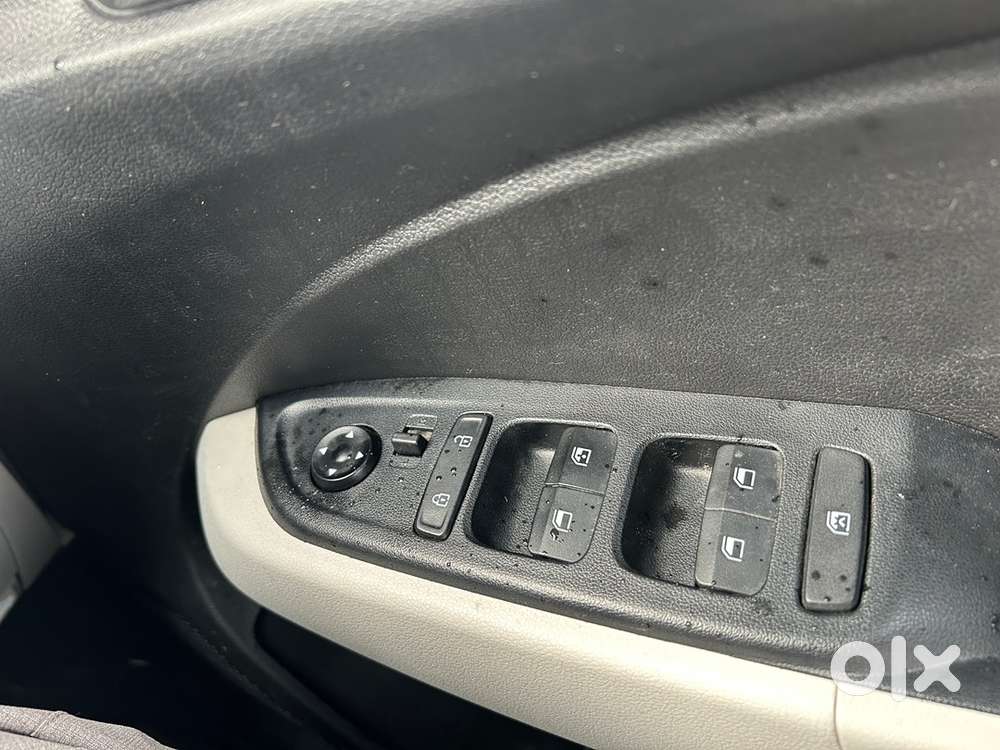 Hyundai Venue Petrol 2025