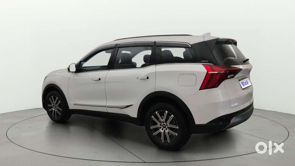 Mahindra Xuv700 2.0 Ax 7 Petrol Mt Str, 2025, Petrol