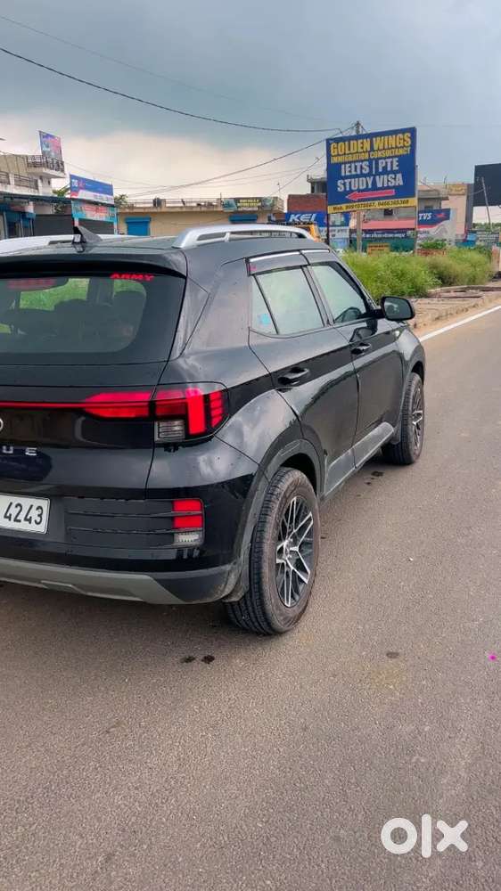 Hyundai New Venue 2025 Petrol 16000 Km Driven