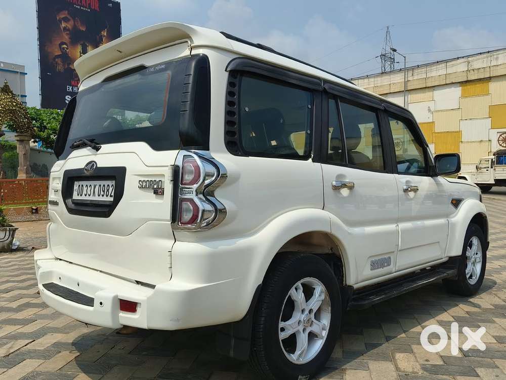 Mahindra Scorpio S10, 2016, Diesel