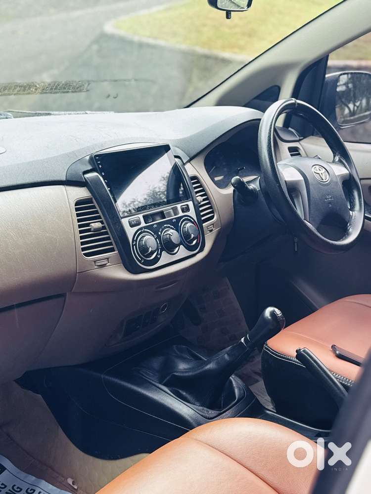 Toyota Innova 2.5 Gx 7 Str Bs-iii, 2015, Diesel