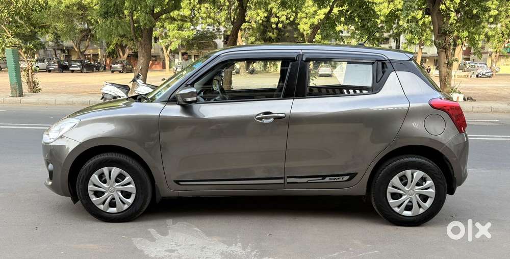 Maruti Suzuki Swift Vxi + Manual, 2022, Petrol