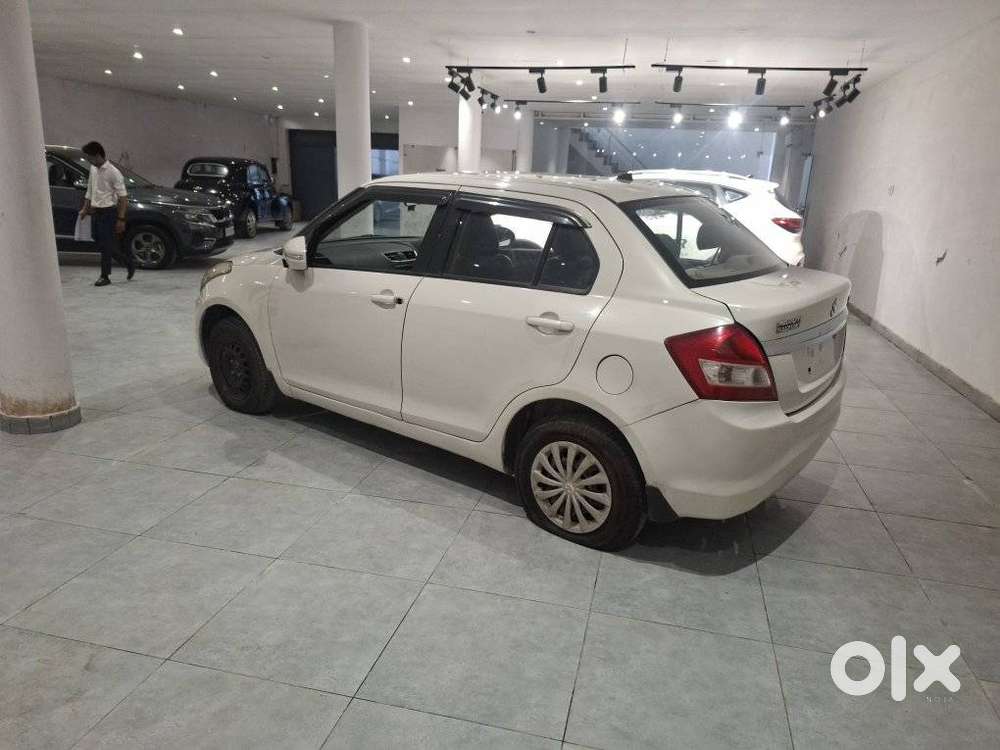 Maruti Suzuki Swift Dzire Vxi Optional, 2016, Petrol