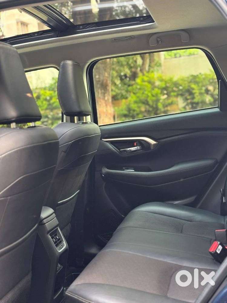 Maruti Suzuki Grand Vitara 1.5 Alpha Smart Hybrid At, 2023, Petrol