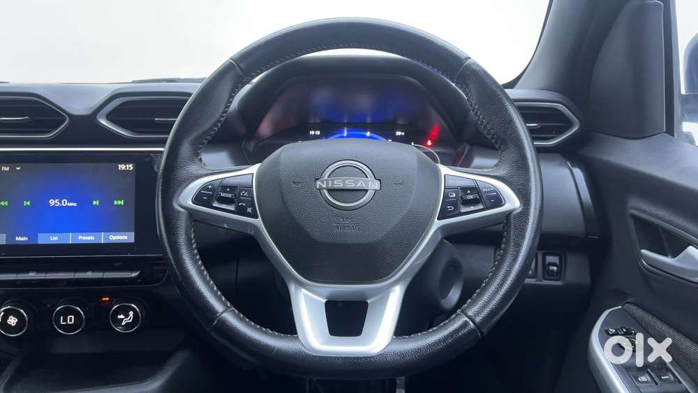 Nissan Magnite 1.0 Xv Premium, 2021, Petrol