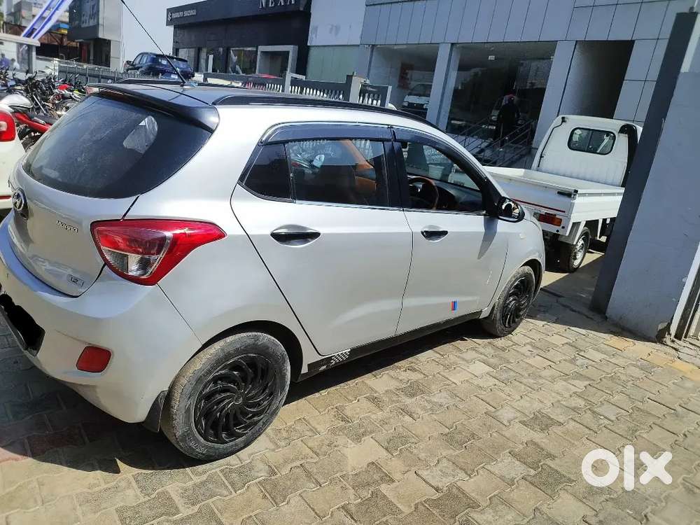 Hyundai Grand I10 (2017) Magna &ndash; Cng, Touchscreen, Premium Leath
