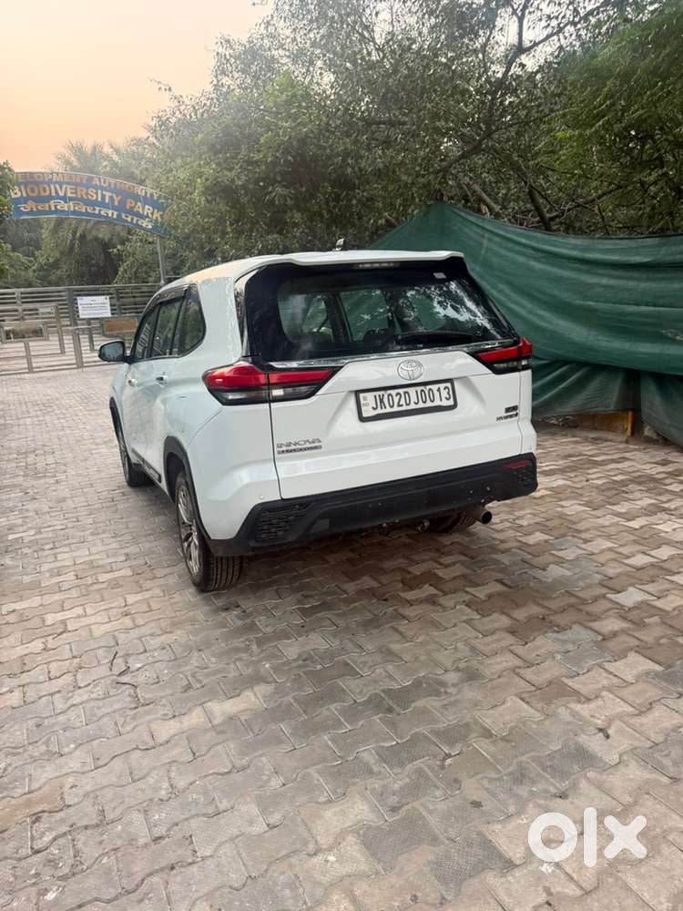 2024 Toyota Innova Hycross Zx(o)