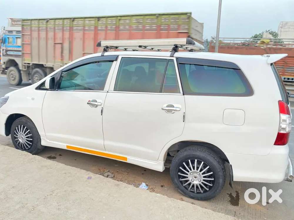Toyota Innova 2014
