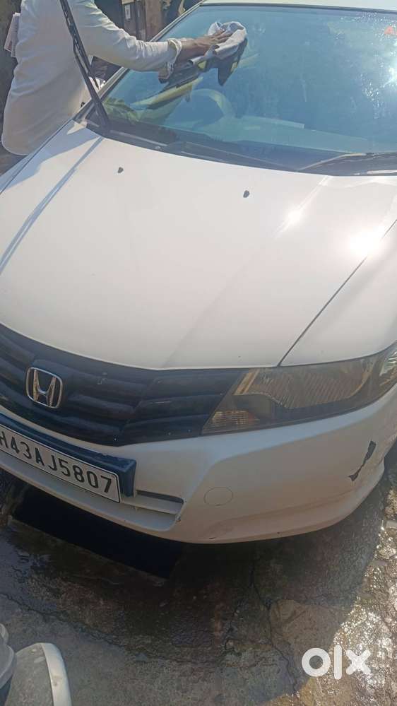 Well Maintained Honda City 2011 (i-vtec) – Petrol – Only 80,000 Km!