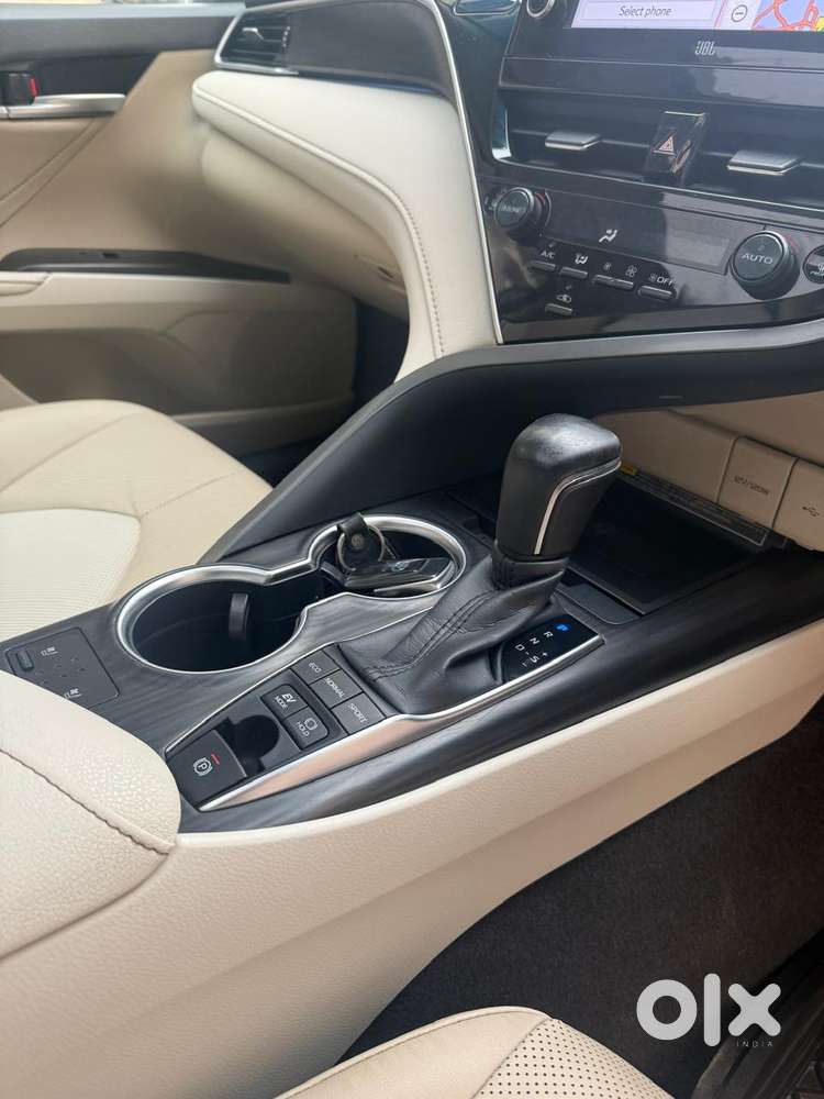 Toyota Camry Hybrid, 2023, Petrol