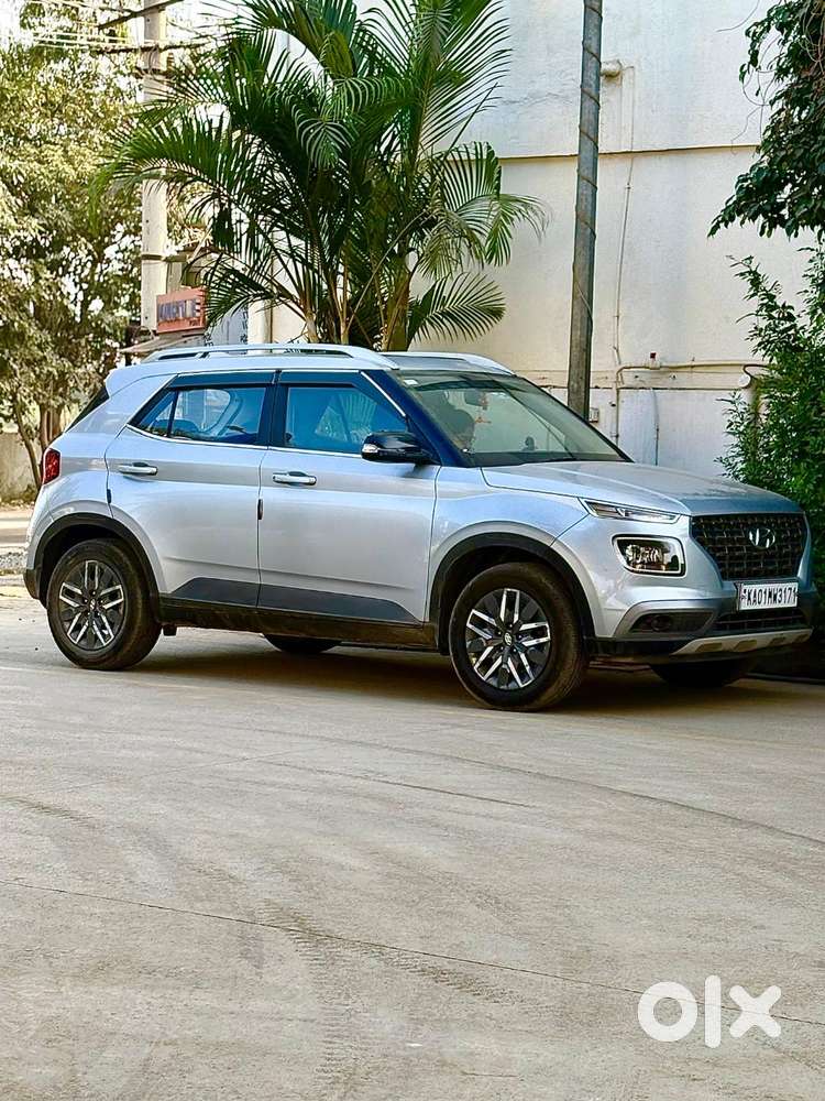 Hyundai Venue 2021 Petrol Well Maintained