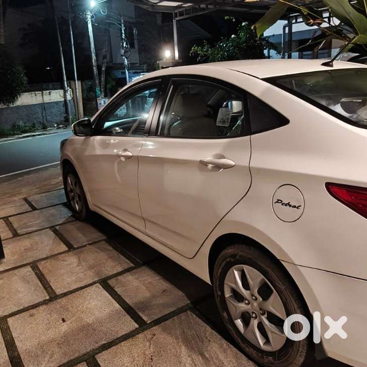 Hyundai Verna Petrol 2015