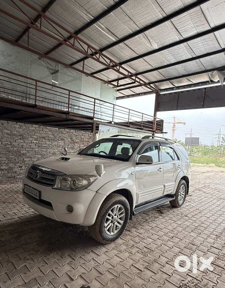 Toyota Fortuner 4x4 At, 2010, Diesel