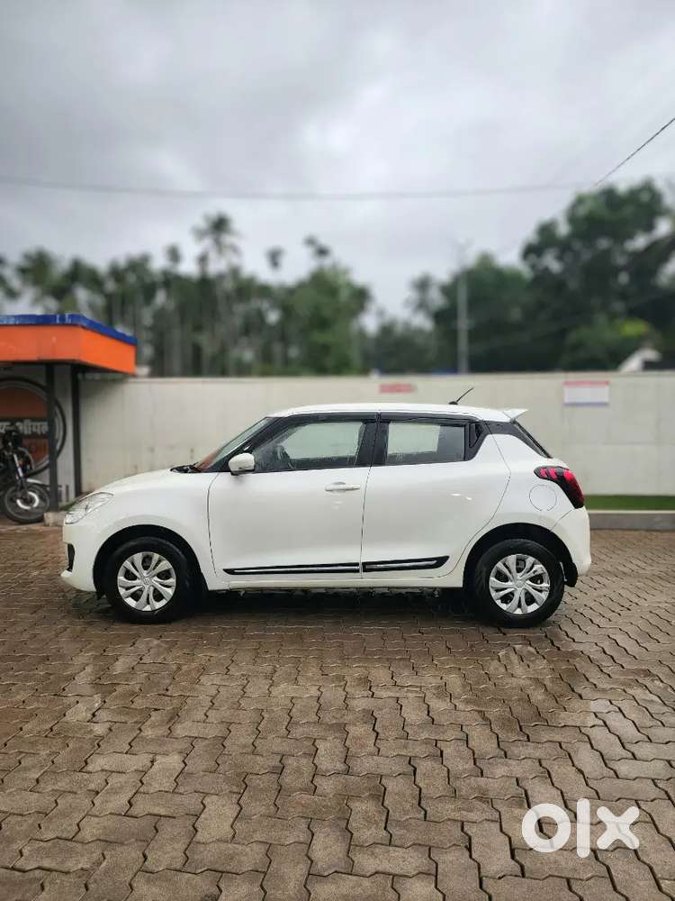 2021 Suzuki Swift Vxi,second Owner,company Service