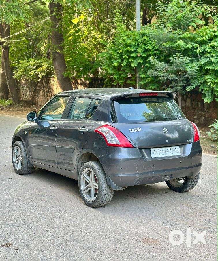 Maruti Suzuki Swift Vxi + Manual, 2017, Cng & Hybrids