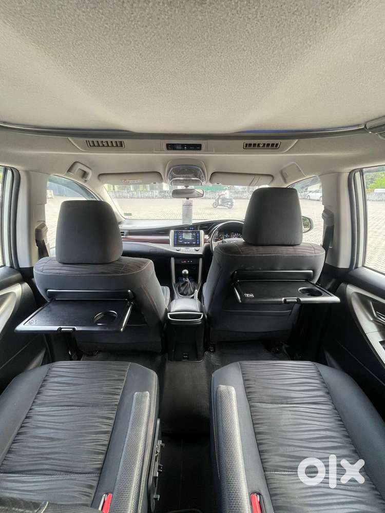 Toyota Innova Crysta 2.4 V, 2017