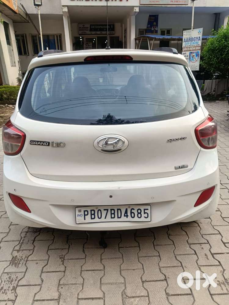 Hyundai Grand I10 Sportz, 2016, Petrol