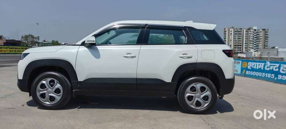 Maruti Suzuki Brezza 1.5 Lxi Smart Hybrid, 2024, Petrol