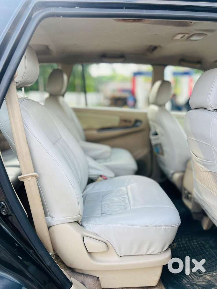 Toyota Innova 2.5 G (diesel) 7 Seater Bs Iv, 2009, Diesel