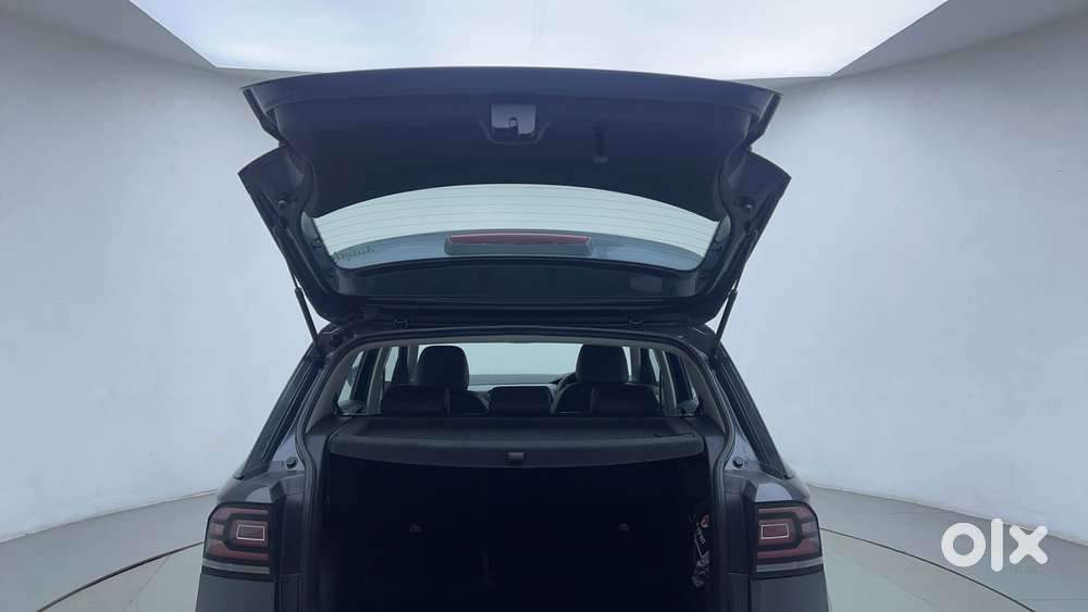 Volkswagen Taigun Topline 1.0 Tsi At (electric Seats), 2022, Petrol