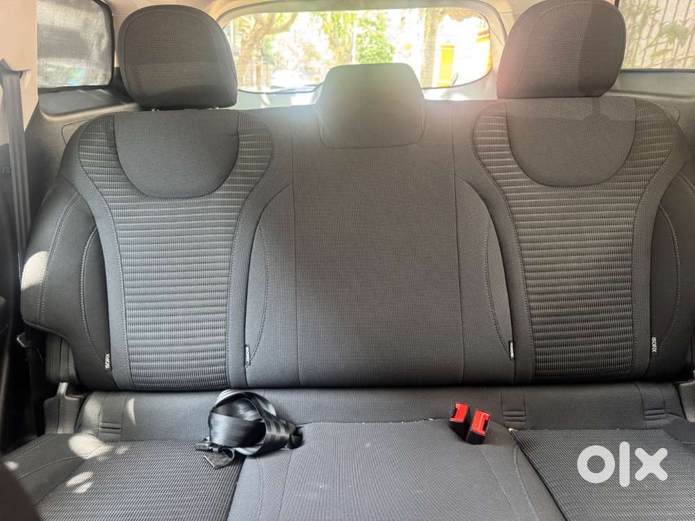 Brand New Showroom Condition Xuv 700 Ax3 Manual