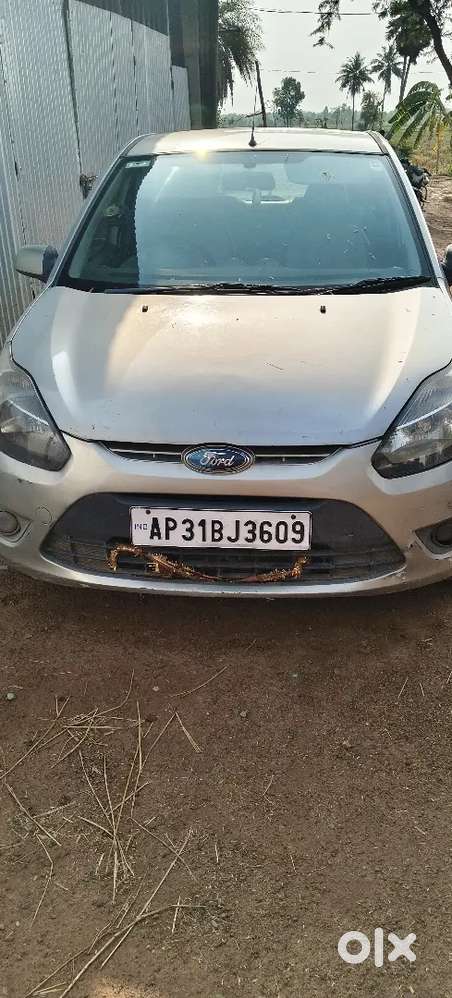 Ford Figo 2010 Petrol 95000 Km Driven