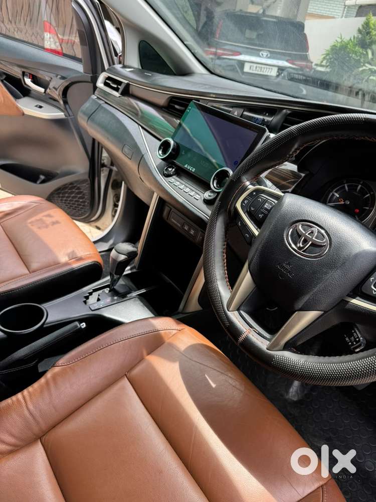 Toyota Innova Crysta  2017 ( Z ) Automatic Orginal Kerala
